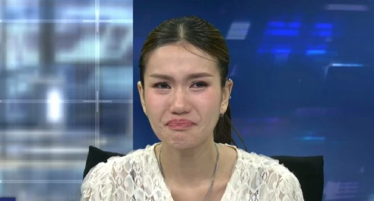 "ฟาริดา" งัดสมุดสีชมพูโชว์ ยันตั้งท้องจริง! ชาวเน็ตแห่เดาใครคือพ่อเด็ก?