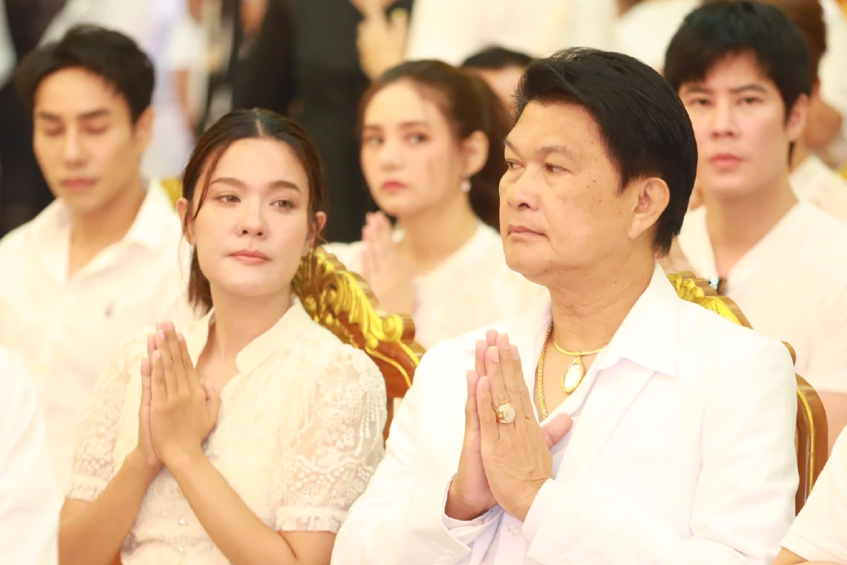 ศิลปินดารา ไหว้ครูบูรพาจารย์ "หลวงพ่อพูล" ละสังขาร 20 ปี
