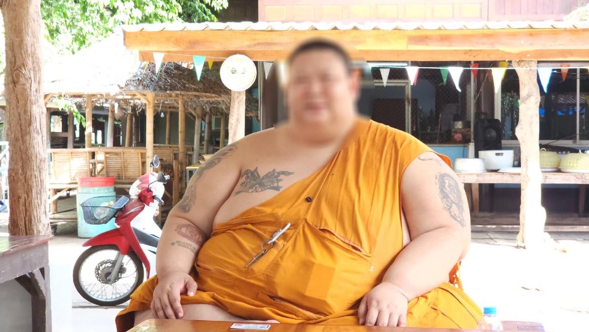 พระหนุ่ม วอนช่วยรักษา หลังน้ำหนักพุ่ง 260 กิโลกรัม หวั่นป่วยติดเตียง