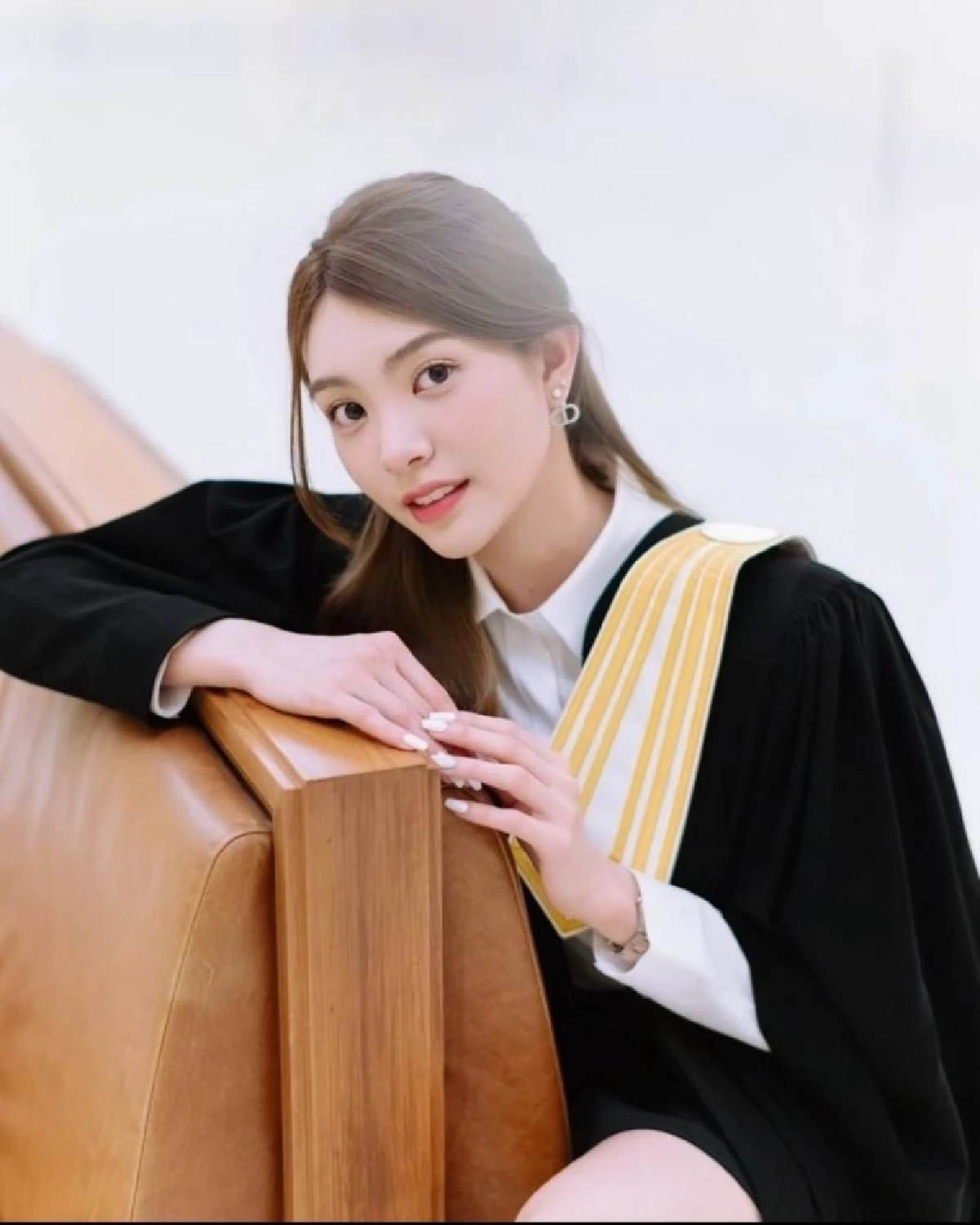 เปิดวาร์ป "ทนายบุญ นภัทร" สาวสวยโปรไฟล์ปัง ร่วมงานช่อง 3 ถูกจับตาฮือฮา