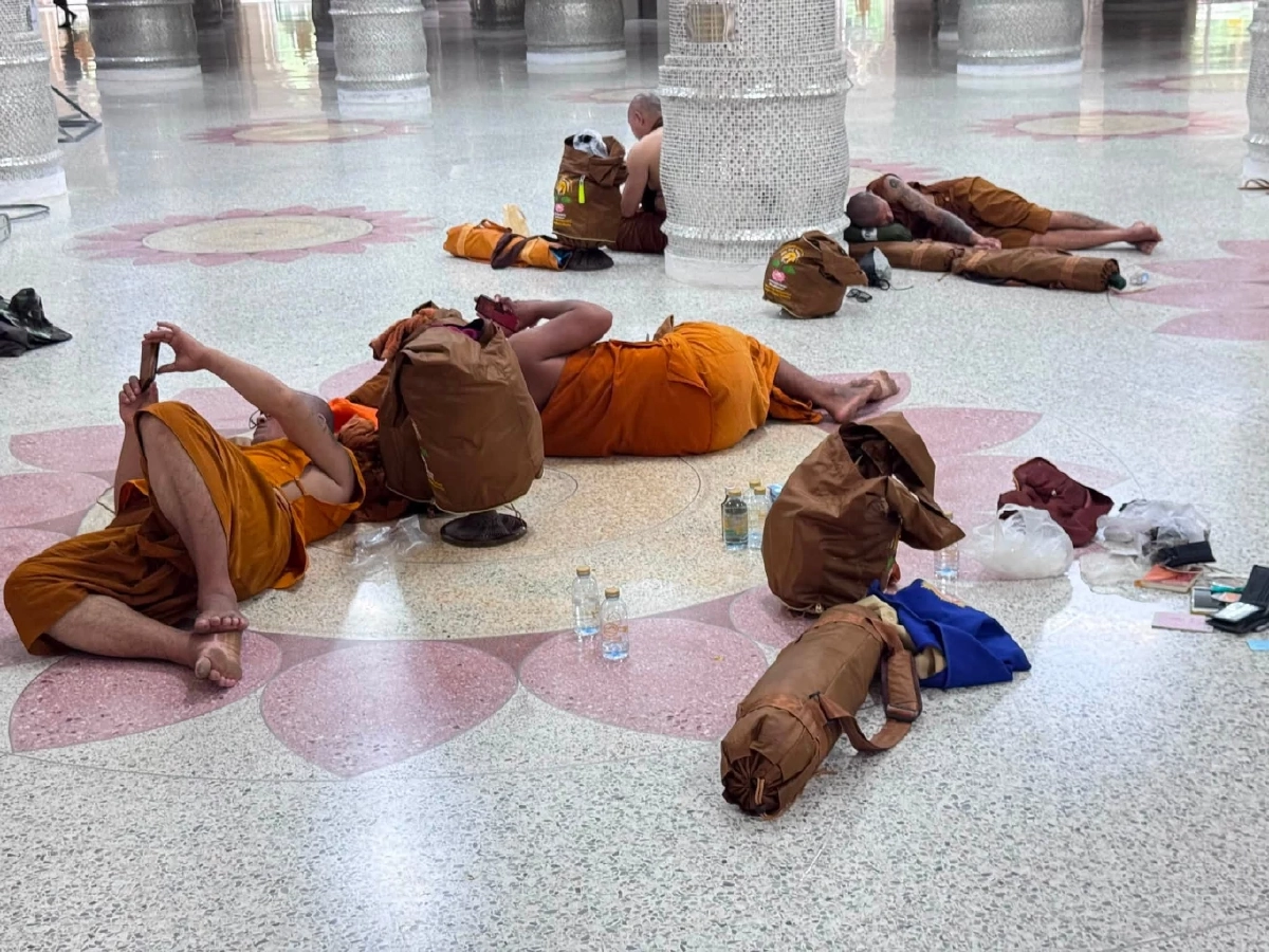 อัปเดตอาการล่าสุด คณะพระธุดงค์ อสม. เฝ้าดูใกล้ชิด พระยังผวา