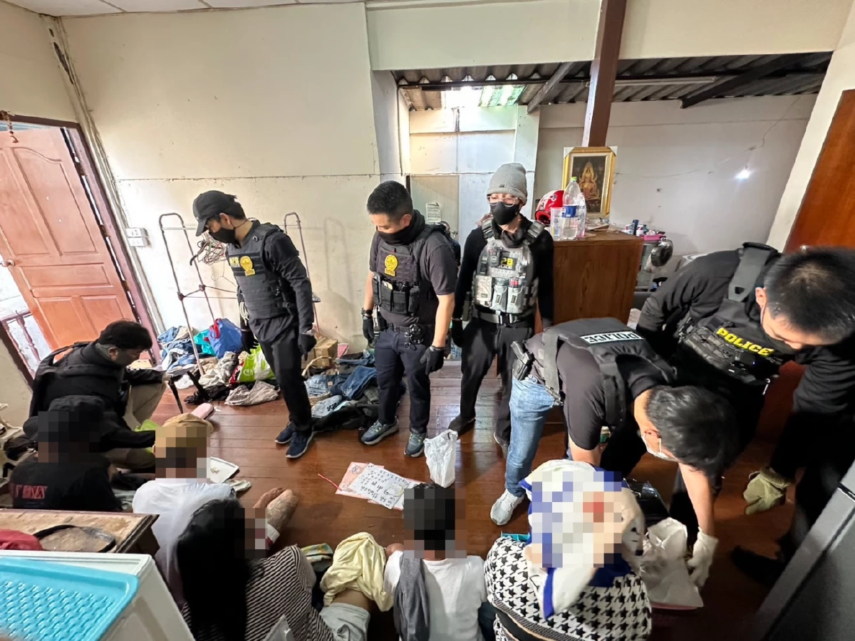 บุกช่วยด.ช. 7 ขวบ พ้นมือแม่ใจยักษ์ ระดับหัวจ่าย พ่นควันยานรกใส่ลูกโชว์ลูกค้า