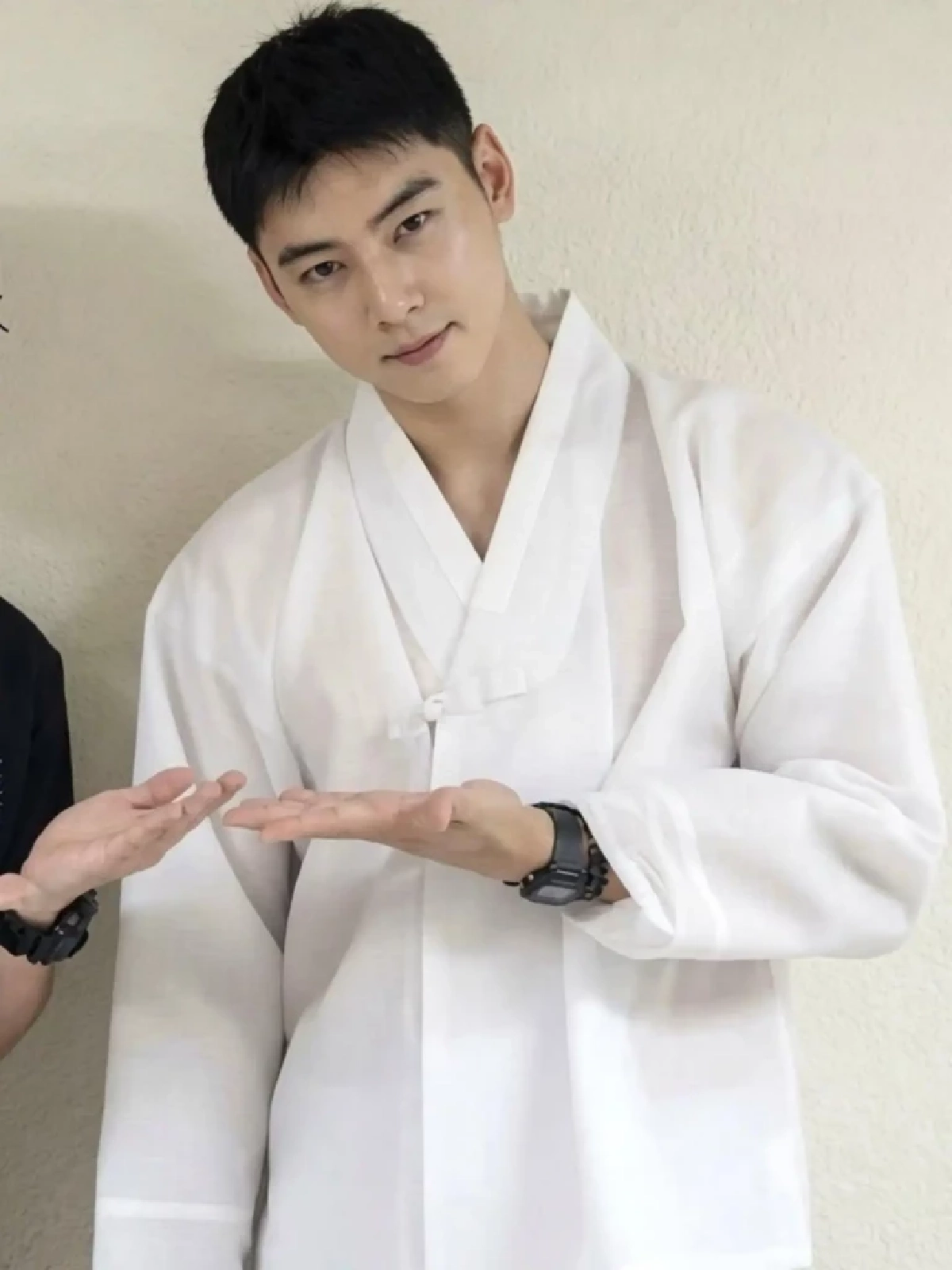 ภาพล่าสุด "ชาอึนอู" ASTRO ทำโซเชียลแตก อยู่ในกรมเปลี่ยนไปอึ้ง!