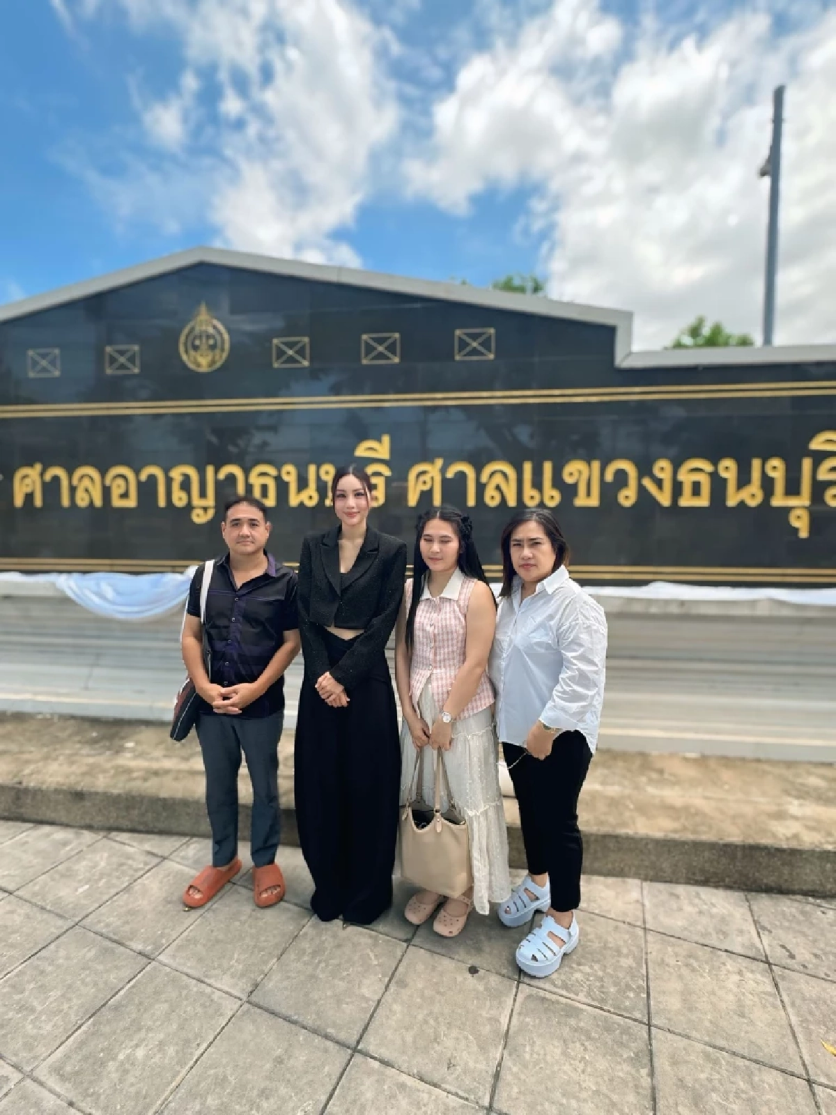‘หนิง ปัทมา’ ชนะคดีเกรียนคีย์บอร์ด 3 จำเลยขอขมากลางศาล