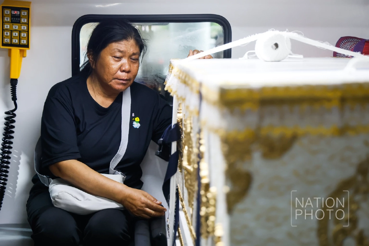 ญาติผู้เสียชีวิต ไฟไหม้ 'โรงเบียร์ ณ ลาดพร้าว' 7 ราย ทยอยรับศพกลับบ้าน