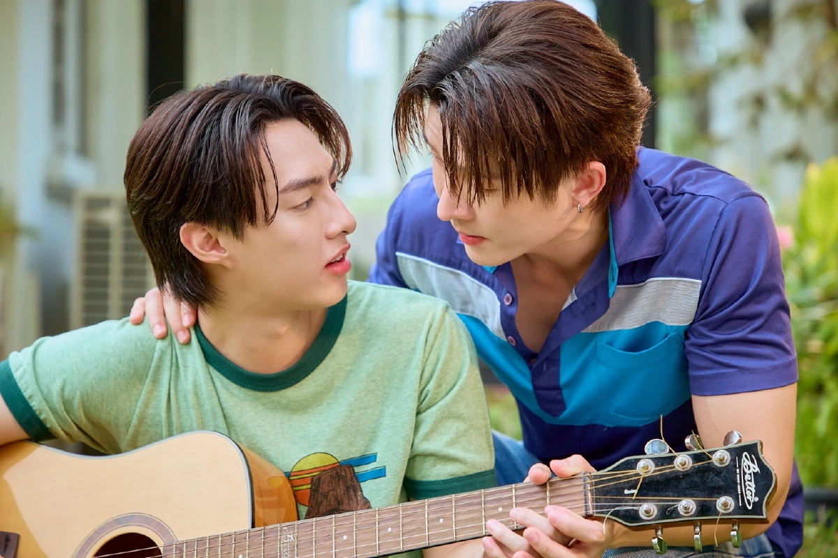 "บาส-หลงชาง" เสิร์ฟโมเมนต์หวาน! ส่งเพลงคู่ "ขอให้เป็นเธอ"