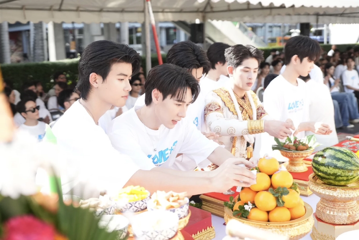 จักรวาลซีรีส์วัยรุ่น "LOVEx3 หลักสูตร (รัก) ภาคบังคับ" บวงสรวงสุดยิ่งใหญ่