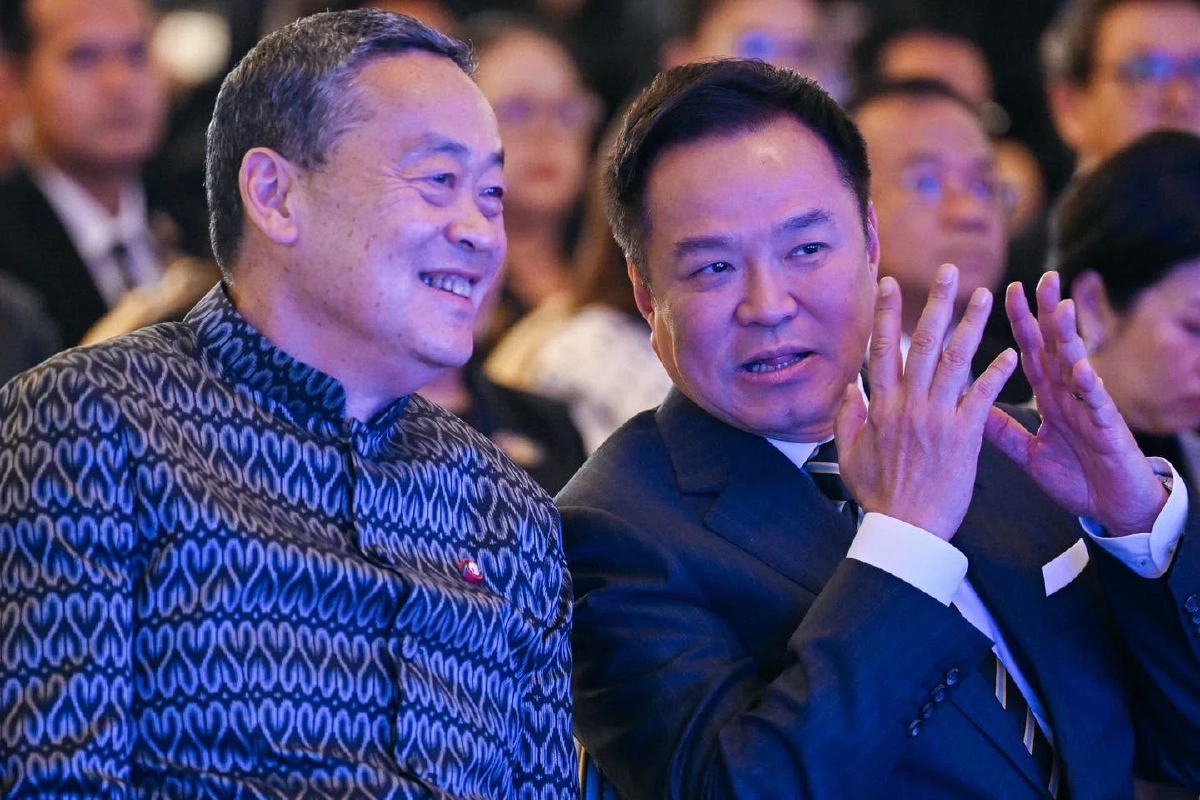 สุดชื่นมื่น! “หนู“ พา ”นิด” เยี่ยมห้องทำงานตึกไทยคู่ฟ้าในรอบ 2 ปี