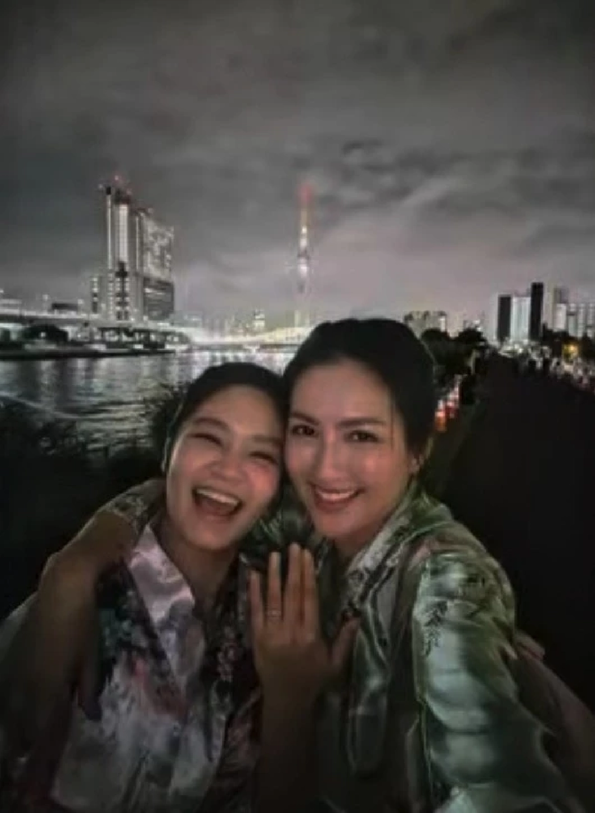 "นก อุษณีย์" คุกเข่าขอ "ม่วย นิธิตรา" ผู้ประกาศข่าวสาว แต่งงานที่ประเทศญี่ปุ่น