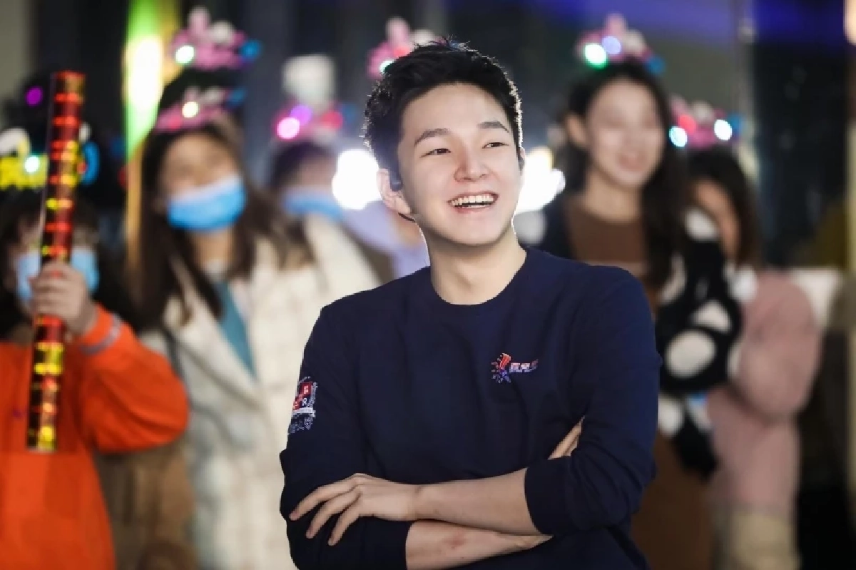 เปิดวาร์ป 'Erictse'(เอริค เซี่ย) โยงรักใหม่'ดิว อริสรา' หนุ่มหล่อเเสนล้าน