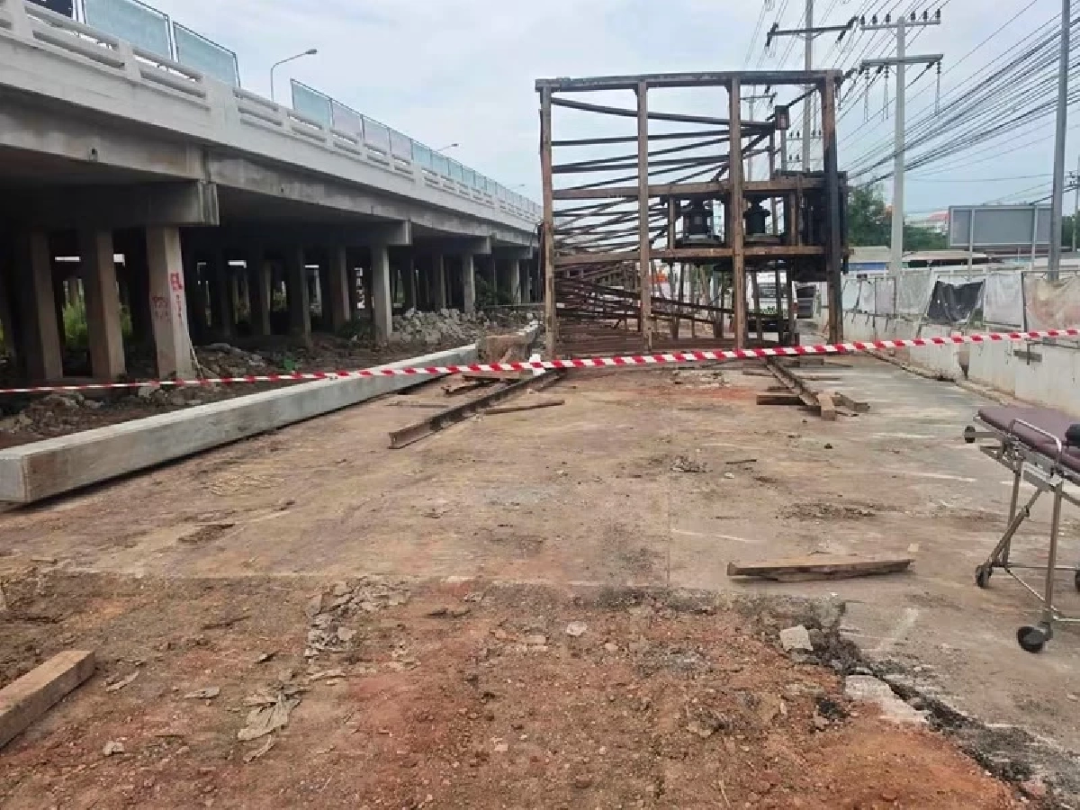 ถนนพระราม 2 ล่าสุด ปั้นจั่นตอกเสาเข็ม ล้มทับคนงาน เสียชีวิต 1 ราย