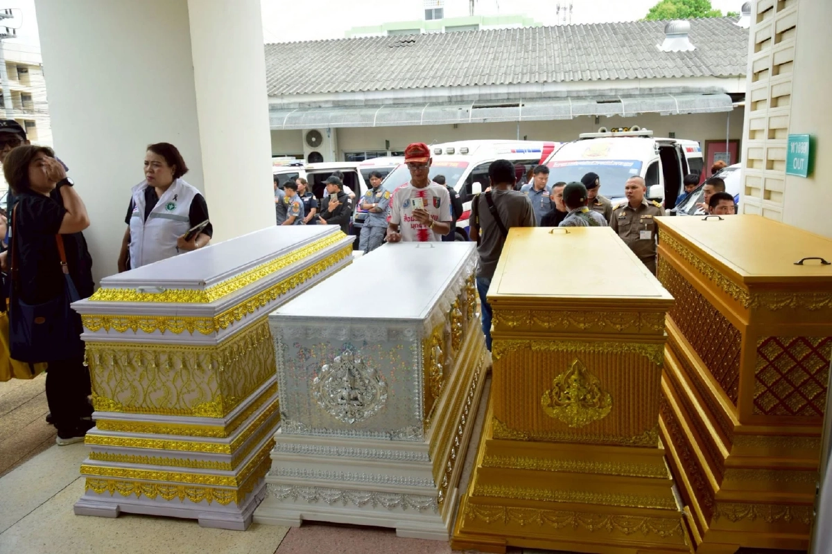 เคลื่อนย้ายร่าง พระภิกษุ 10 รูป มรณภาพ จากเหตุรถพุ่งชน กลับภูมิลำเนา