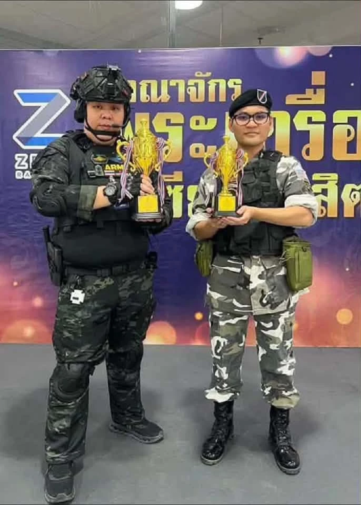 พี่เป็นใครเนี่ย.. เฉลย "ชายใส่ชุดทหาร" เหตุ "ไฟไหม้โรงเบียร์" ประกบนายกฯ "อนุทิน"