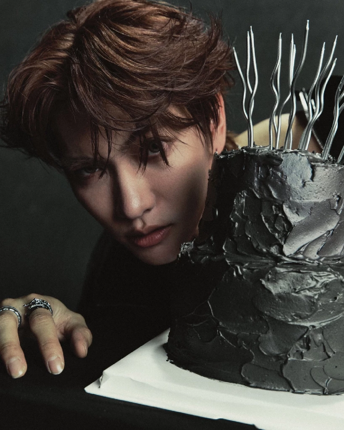 "บอส ชัยกมล" ฉลองวันเกิด 27 ปี เดินสายทำบุญเสริมสิริมงคล  ชี้งานรุมแน่น