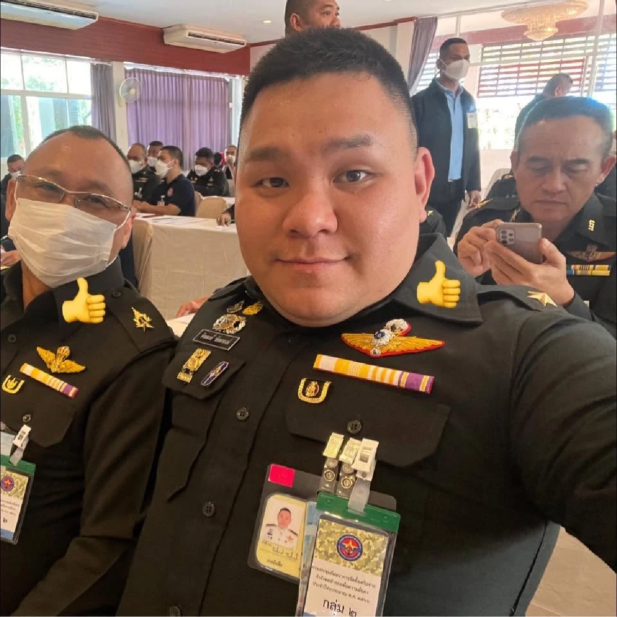 "อนุทิน" ปัดไม่รู้จักชายแต่งทหาร โยนผู้เกี่ยวข้องพิจารณาเอาผิด