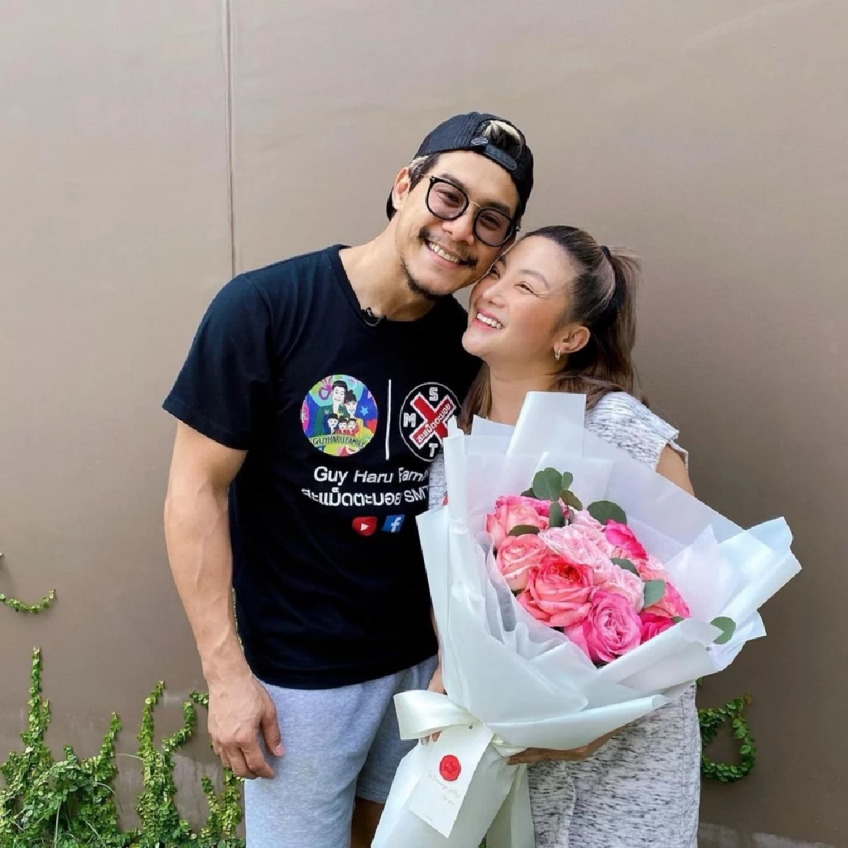ภรรยาคนขับกระบะไหว้ขอโทษ "กาย-ฮารุ" ปมหวิดชนลูก เผยสามีเสียชีวิตแล้ว