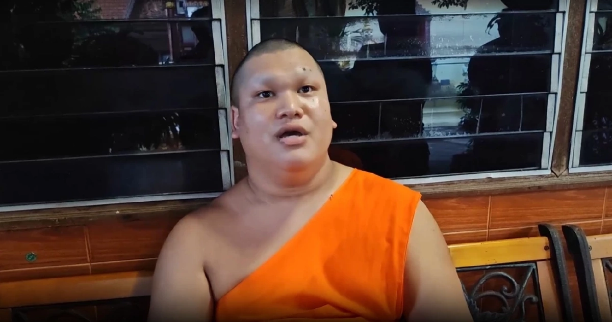 ขนลุกซู่! ตาฝาดหรือวิญญาณ? เห็นเณรเดินตามพระบิณฑบาต พอเดินมาถึงกลับหายวับ