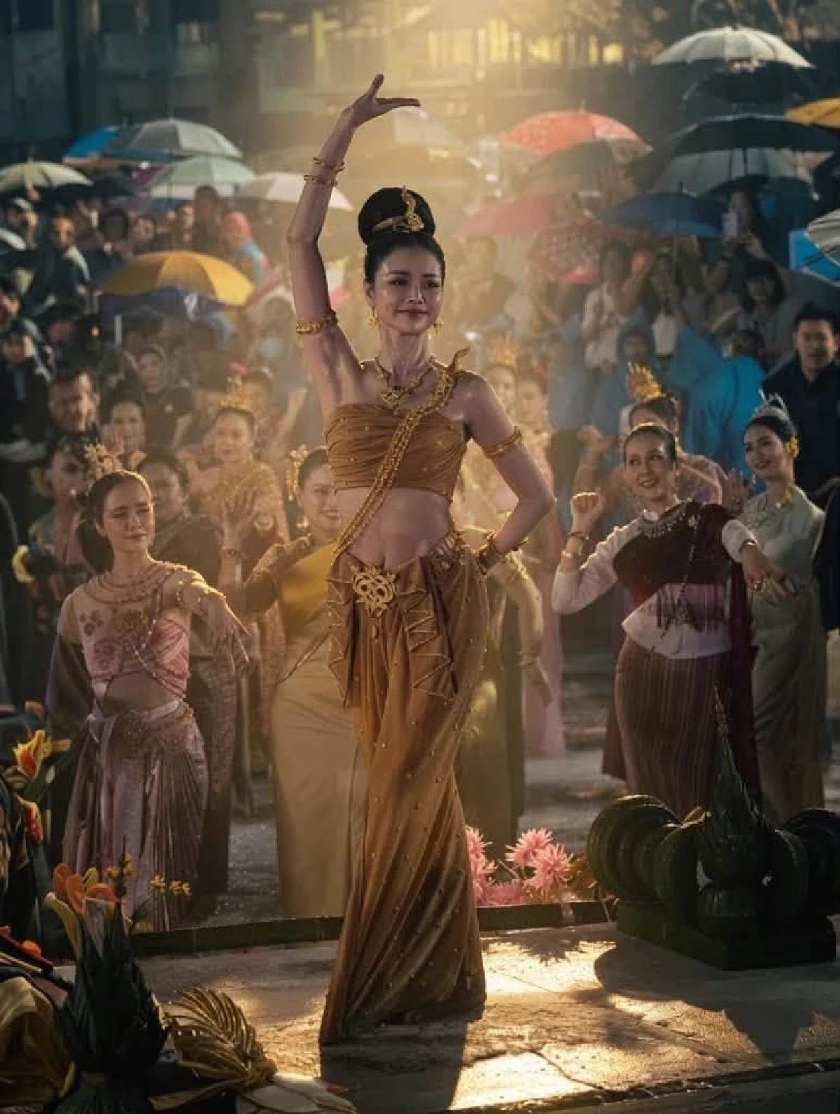 รวมเลขเด็ด "อิงฟ้า" รำถวายองค์ปู่พญานาคกลางสายฝน ขนลุก! ออกหวยลาว 2 รอบ