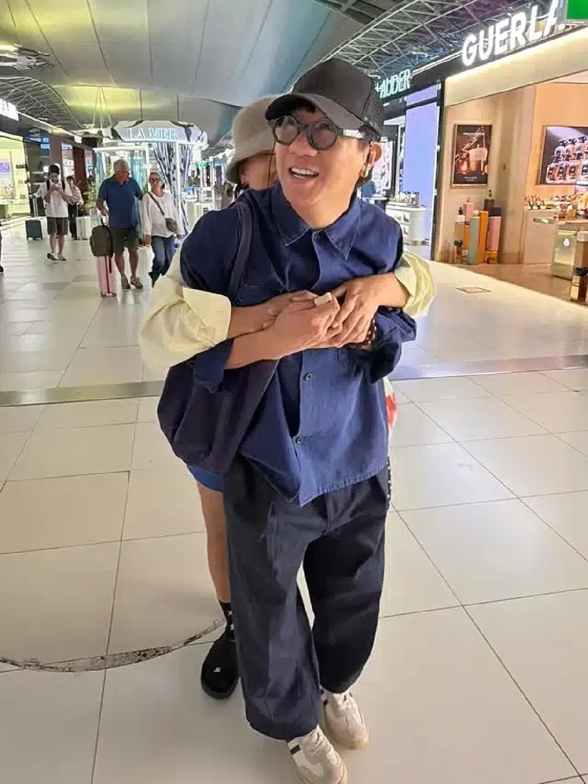 “โน้ส อุดม” ควงแขน “โย อรุณี”  บินมูขอลูกหวานฉ่ำ แฟนคลับลั่น “แต่งเหอะ เหนื่อยจิ้นแล้ว”