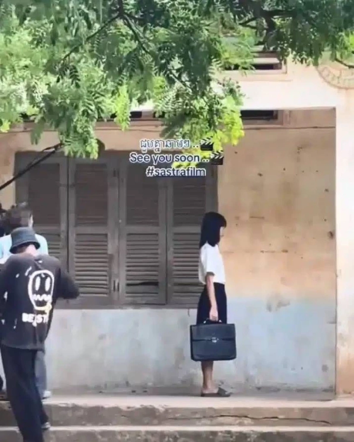 ดราม่าสนั่น! กองถ่ายเขมรโดนจวกยับ ก็อปปี้ลุค “แนนโน๊ะ” ตั้งแต่หัวจรดเท้า