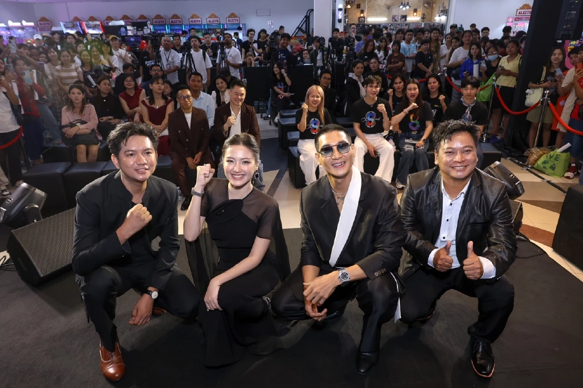 "ไป่ ทาคน" ทำห้างแตก! Fight For Hope Star Tour กระทบไหล่แฟนไทย-เมียนมา