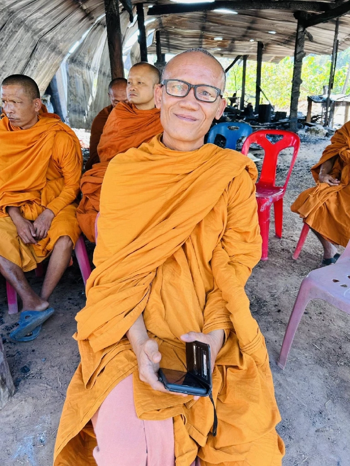 เปิดโพสต์สุดท้าย "พระรัชตะ" พ่อ "ออย แสงศิลป์" ก่อนมรณภาพ ลูกชายเล่าสุดหดหู่