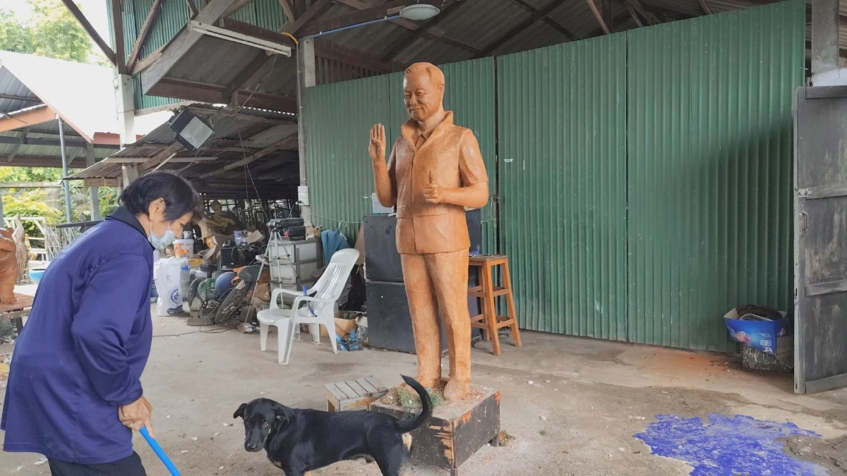 ฮือฮา ช่างเทียนปั้น "นายกอนุทิน" ล้อการเมือง โชว์สัญลักษณ์ ไทยช่วยไทยพลัส