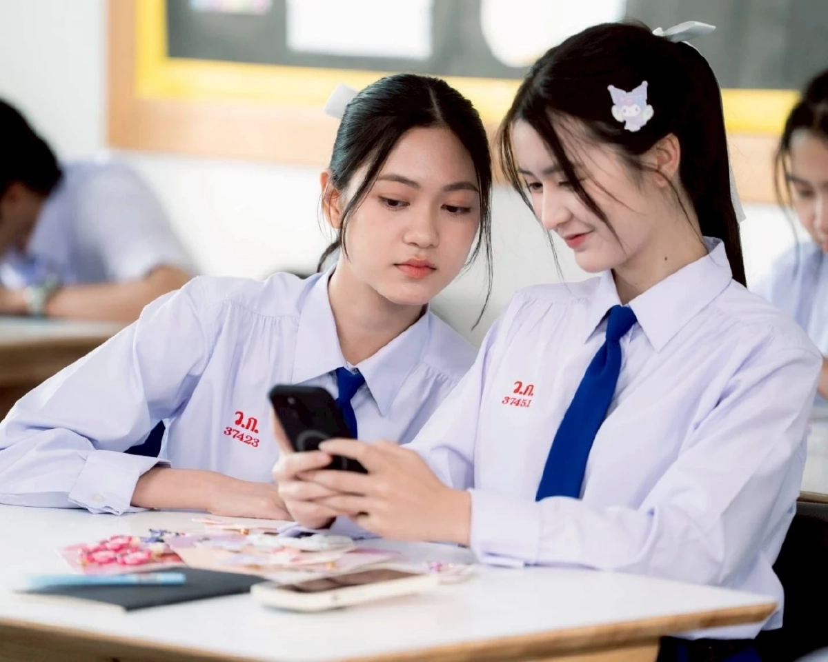เรื่องย่อ 'CLASS CRUSH CRISIS' เพื่อนสนิทระวังคิดไม่ซื่อ