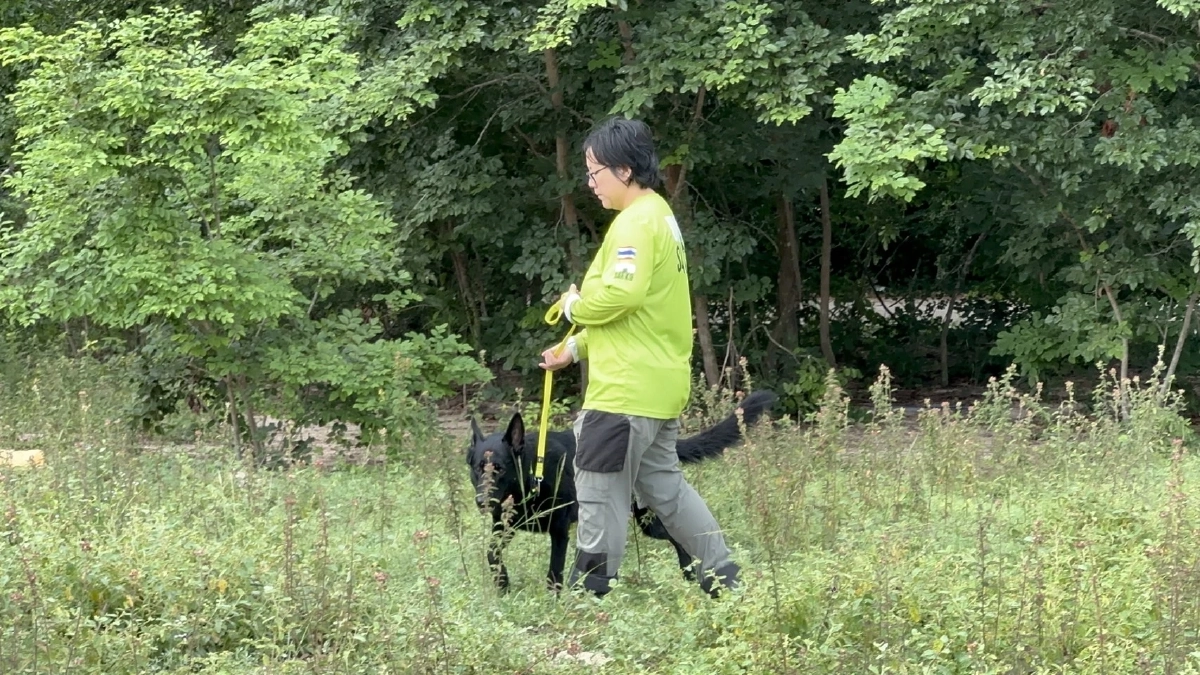 ระดม K-9 ปูพรมค้นหา สองพี่น้องชาวรัสเซีย บริเวณบ้านร้าง-อ่างเก็บน้ำมาบฟักทอง 1