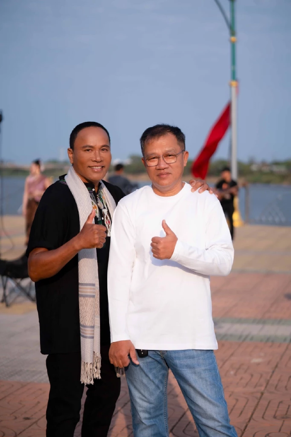 "ไมค์ ภิรมย์พร" ส่งความคิดถึงข้ามโขง! ปล่อยซิงเกิลใหม่ "ถิ่มใจไว้เมืองลาว"
