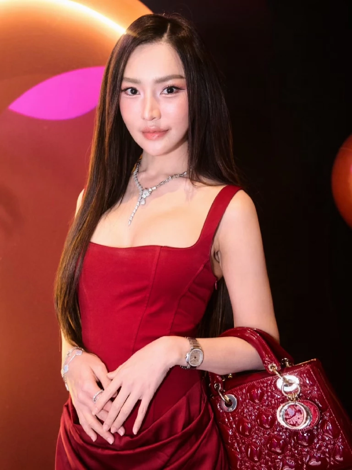"เส้นด้าย" ควักเงิน 2.6 ล้าน ทุบหน้าใหม่ เชื่อพระอาจารย์บอกทำแล้วปัง!