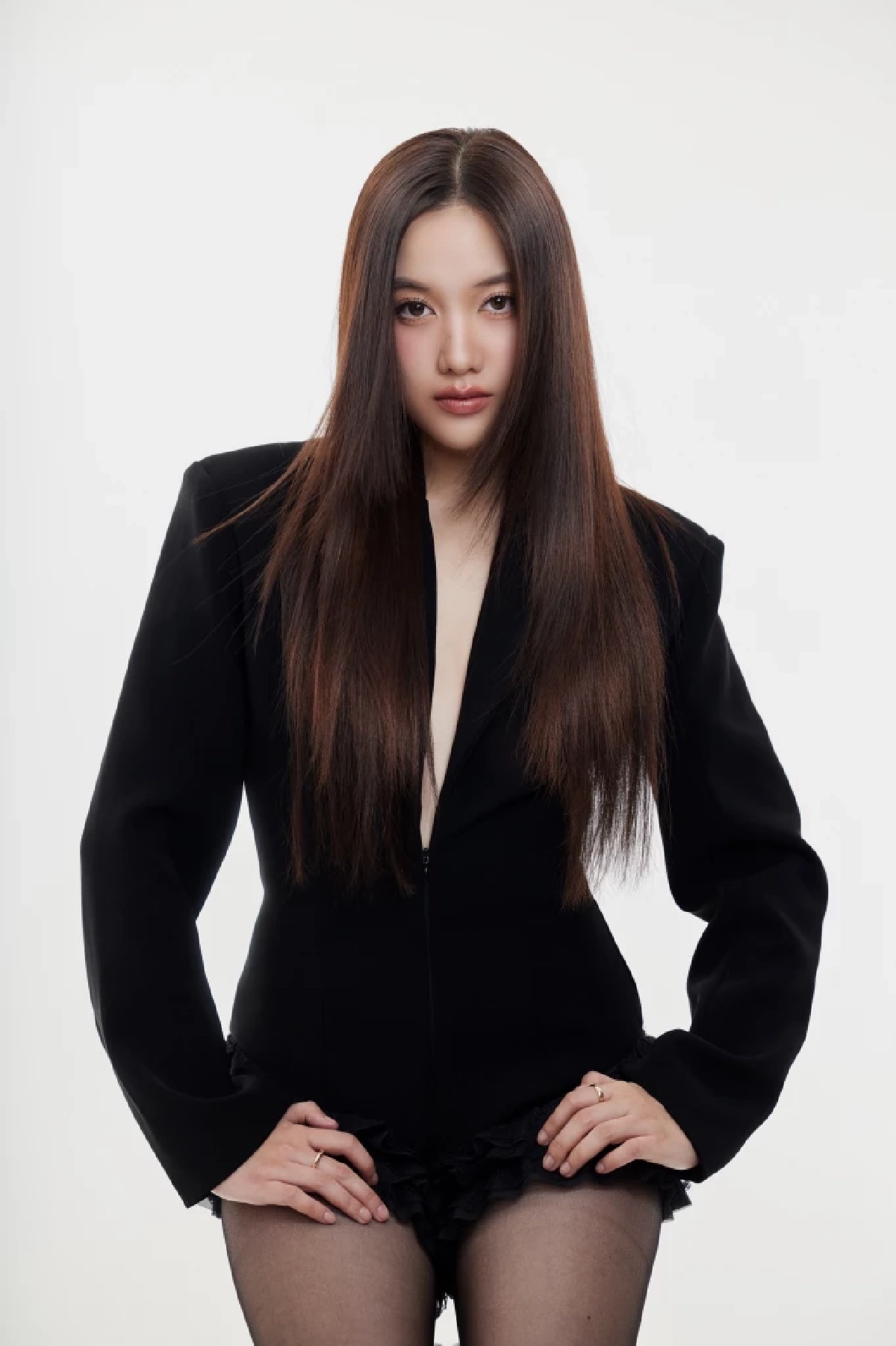 "ฟรีน สโรชา" ขึ้นศาลไกล่เกลี่ยอดีตต้นสังกัด ปมเงินค่าจ้างกว่า 8 ล้าน ยังไร้ข้อยุติ