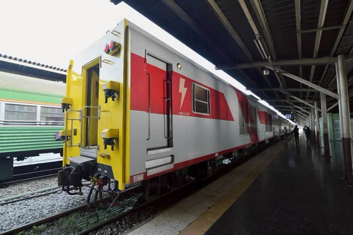 ยศชนัน เปิดตัว "รถไฟไทยทำ" เผย ต้นทุนต่ำกว่าการนำเข้าถึง 30%