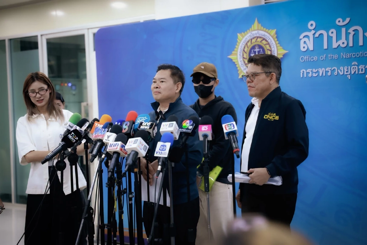 ป.ป.ส. ระบุ พบเฮโรอีนในกระเป๋าผ้า "แอร์รับหิ้ว" 2 จาก 12 ใบ คาดน้ำหนักรวม เกือบ 2 กก.