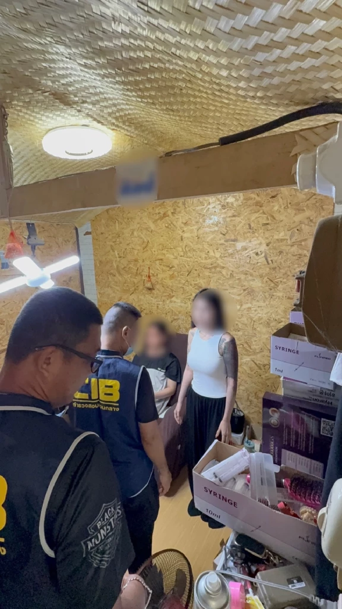 รวบ 2 หมอเถื่อน เปิดบ้านรับจ้างฉีดโบ-เติมฟิลเลอร์ จัดโปรถูก เรียกลูกค้า