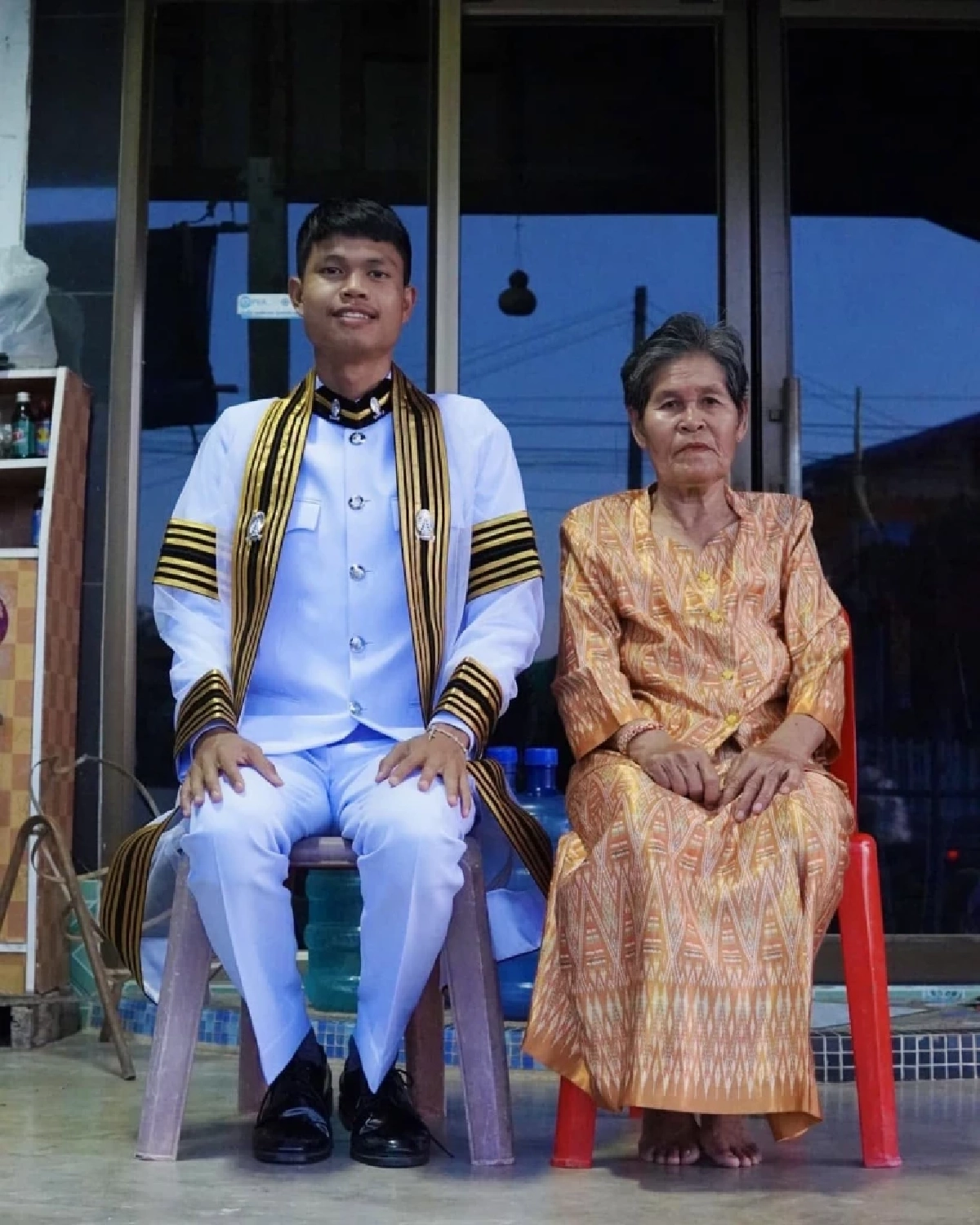 ย้อนฟัง "ฮลุน โซโล่" รีวิวชีวิต จากเด็กทำงานโรงงาน สู่นักเดินทางรอบโลก