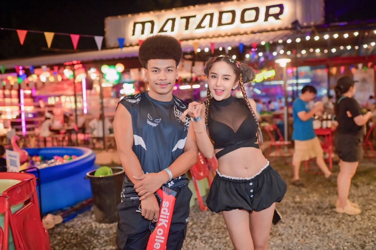 จบดราม่า 4 ปี! “โชค-นัส” โผกอด “บอล เชิญยิ้ม” ยกมือขอโทษสมานปมร้าวในอดีต