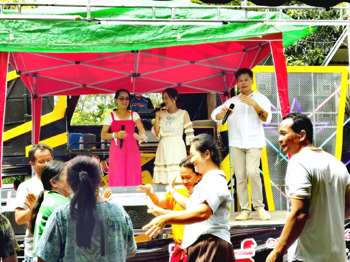น้ำตาซึม! เปิดบ้าน "ก้านตอง ทุ่งเงิน" สร้างให้แม่วัย 70 กลางทุ่งนา