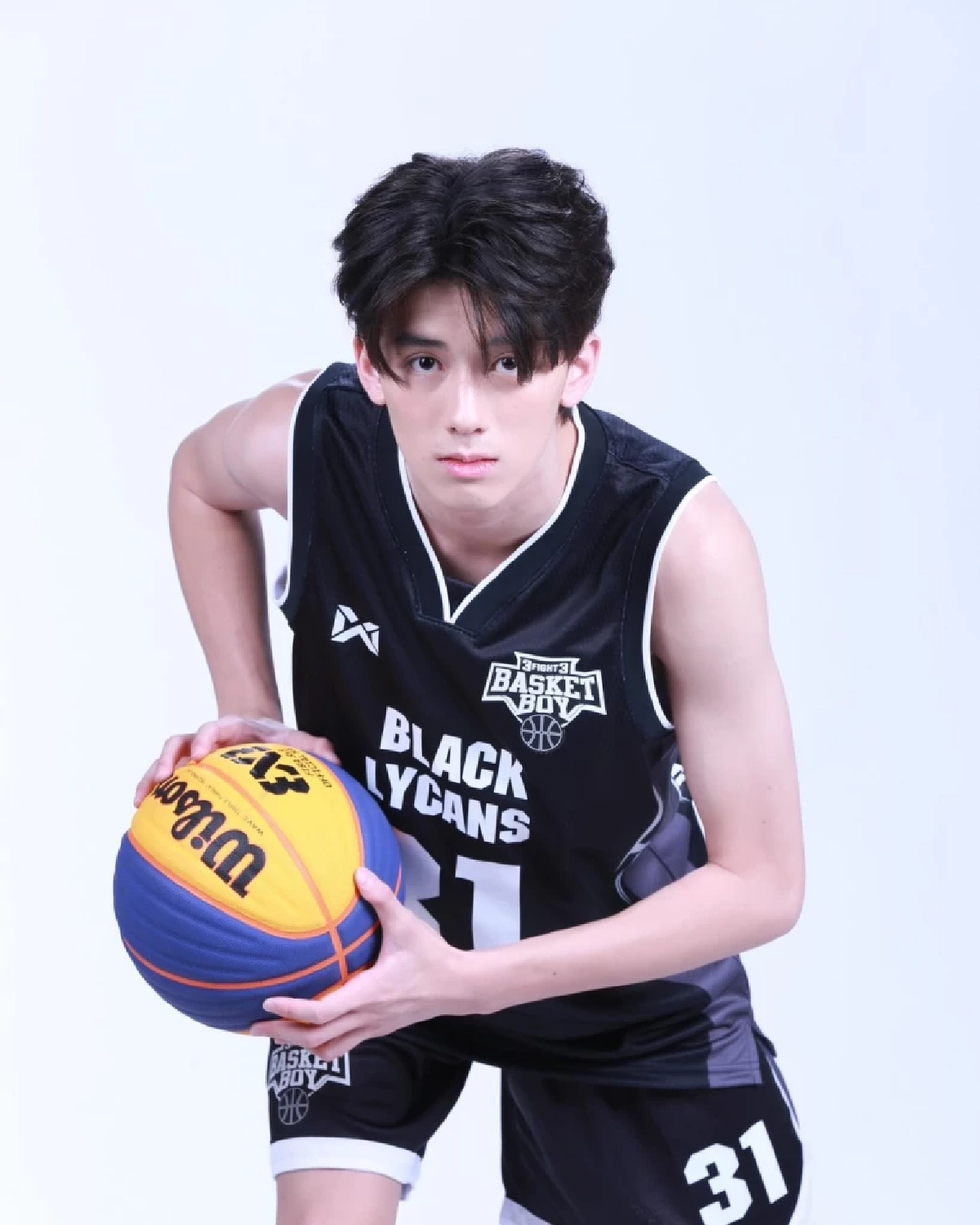 เปิดวาร์ป “ฮีโร่ อาชวิน” หนุ่มหล่อ Gen Z ดีกรีนักบาสฯ ทีมจังหวัด