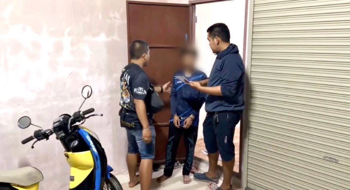 ปคม. รวบพ่อเลี้ยงหื่น ข่มขืน-อนาจารลูกเลี้ยงวัย 16 ปี คาบ้านเช่า