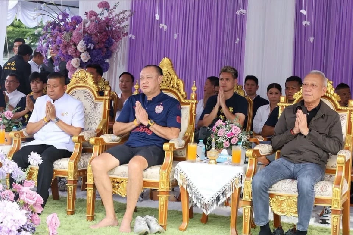 "เนวิน" สวนดราม่าขาสั้น ลั่นศรัทธาด้วยหัวใจ ไม่ใช่เครื่องแต่งกาย 10 ปีไม่มีใครทักท้วง