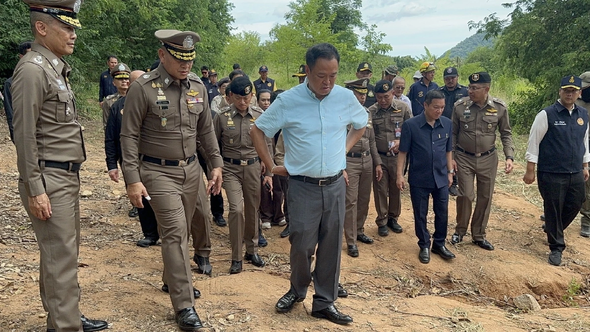 นายกฯ ลงพื้นที่คดีฆ่า 5 ศพ ลั่นหากศาลสั่งประหาร รัฐบาลพร้อมทันที