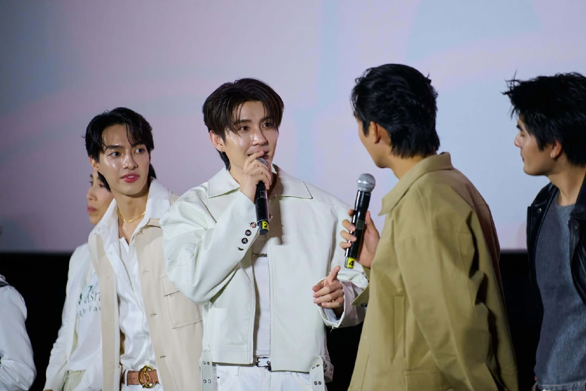 ฟินสนั่น! "บาส-หลงชาง" ควงคู่โชว์หวาน ปิดฉาก "แสงดาว แสงศรัทธา"