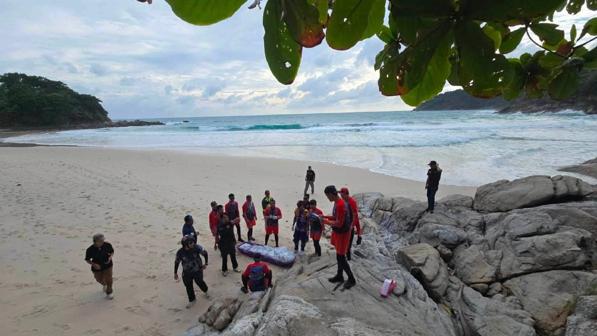 "สุชาติ" สั่งปิด "หาดฟรีดอม" เซ่นพิษมรสุมคลื่นซัด 3 ม. หลัง นทท.เยอรมันสูญหาย