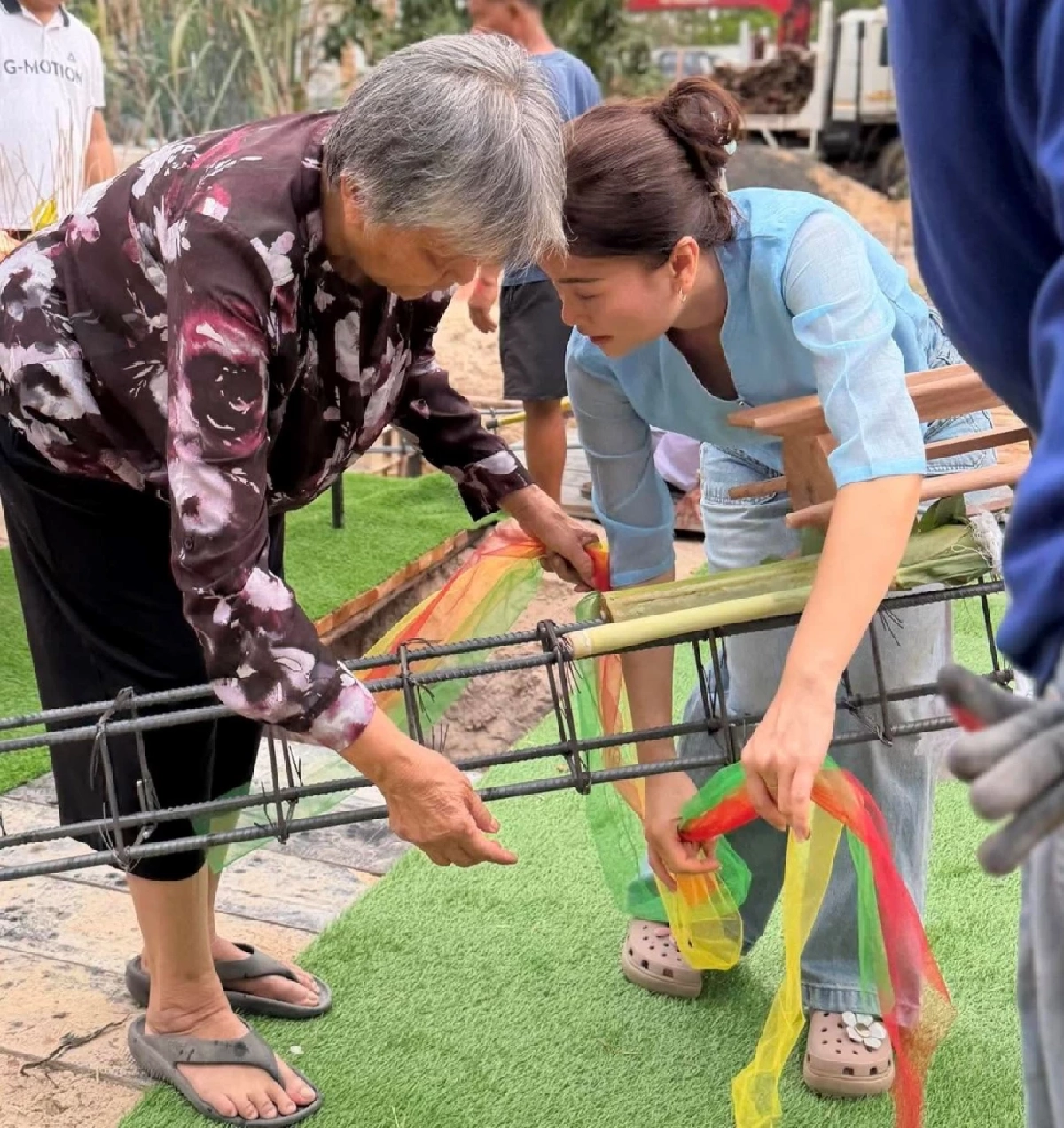 น้ำตาซึม! เปิดบ้าน "ก้านตอง ทุ่งเงิน" สร้างให้แม่วัย 70 กลางทุ่งนา