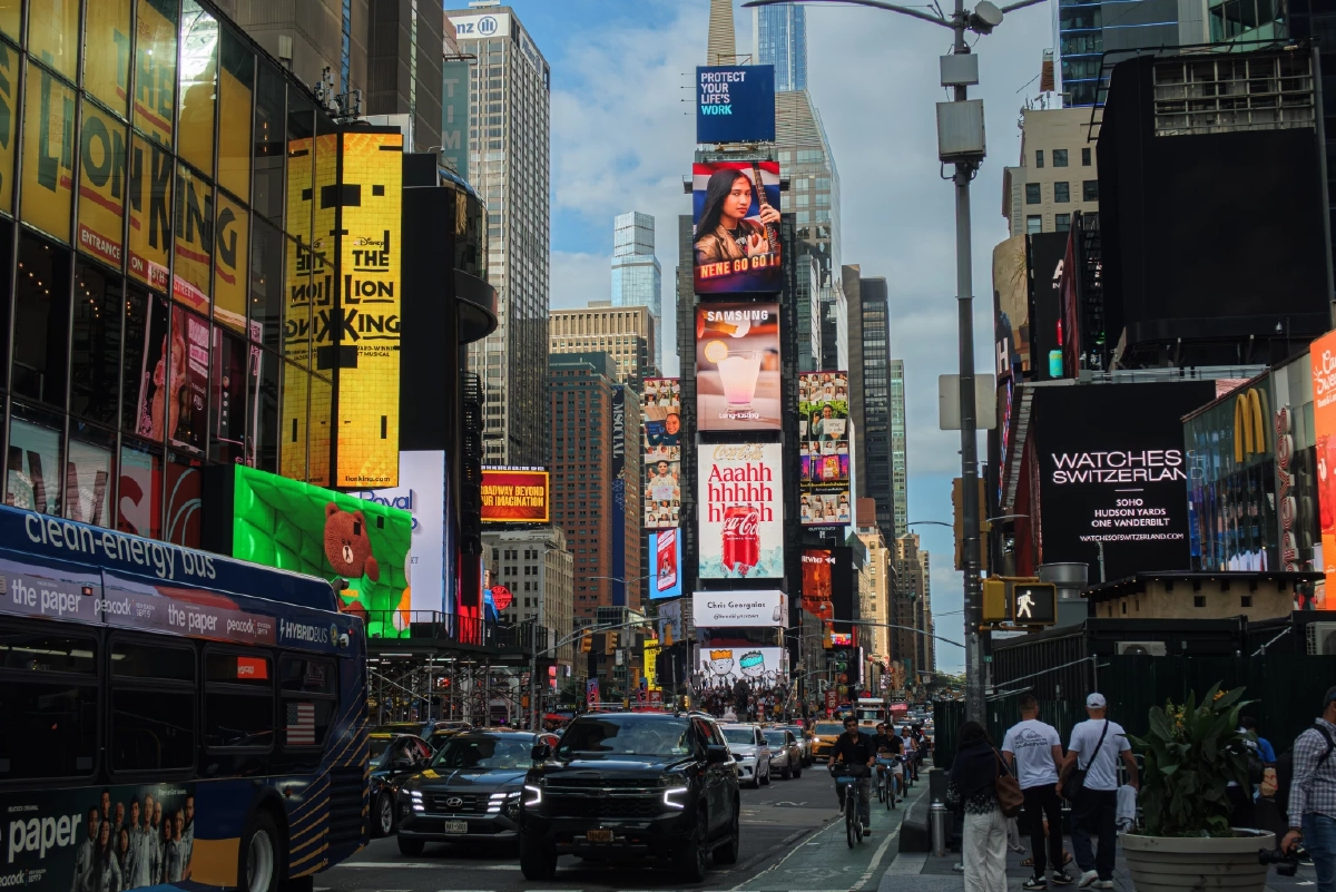 แรงใจคนไทยส่ง “เนเน่ รอยัล” ขึ้นจอยักษ์ Times Square สู้ศึก AGT  25 ส.ค.นี้