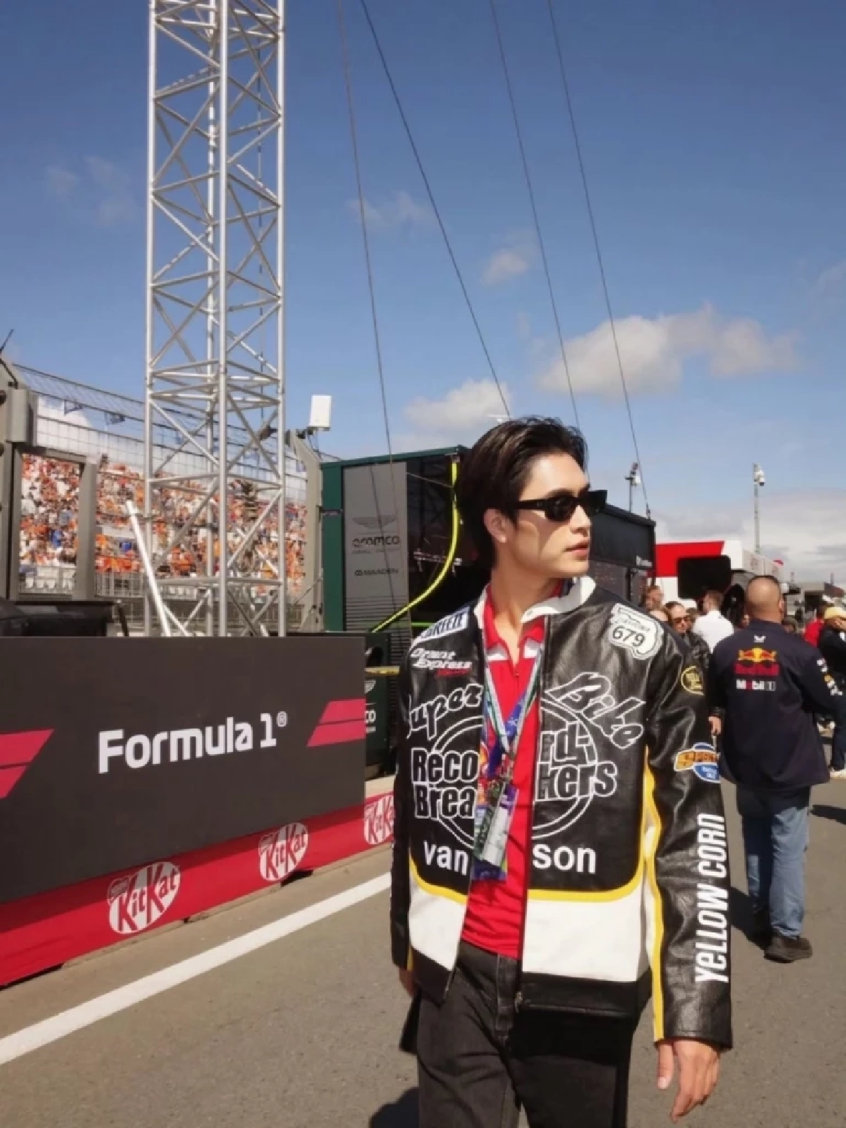 สมฐานะ 'เจมีไนน์' บินลัดฟ้าชม F1 Dutch Grand Prix 2026 ฟาดลุค Racing แจ็กเก็ตเฉียดแสน