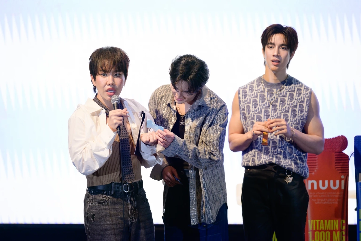 "ดีเจบุ๊คโกะ" เคลียร์ชัด! ภาพหลุดควงหนุ่มฝรั่งสุขุมวิท ตอบสถานะ