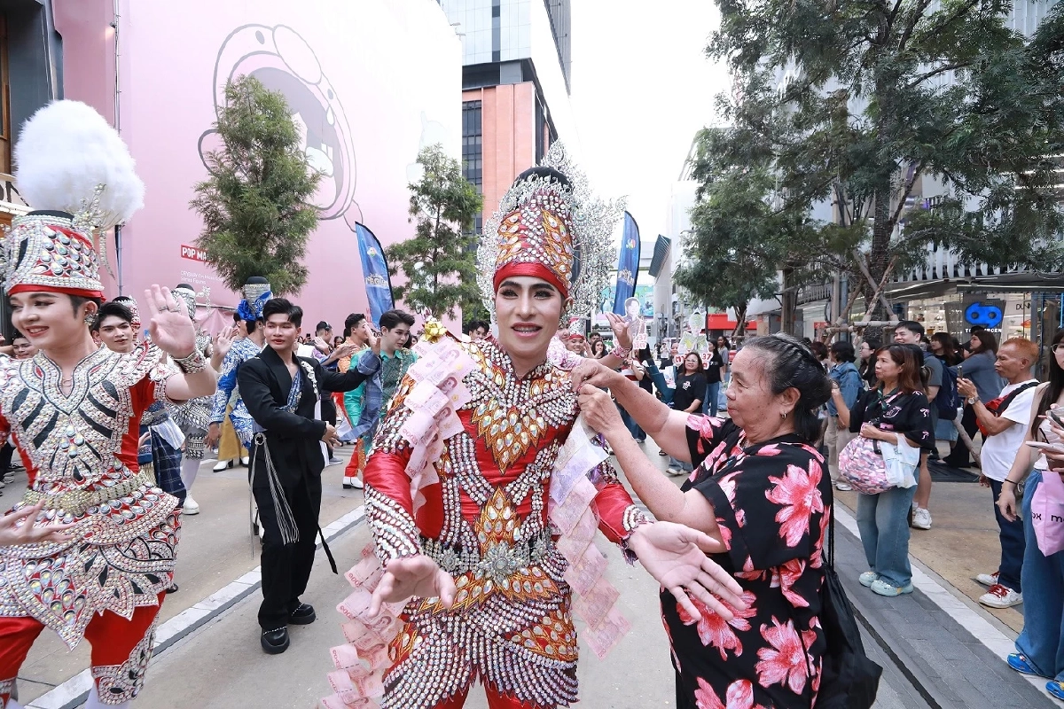 ต่างชาติฮือฮา 60 หนุ่ม "บัลลังก์หมอลำ" กรี๊ดสนั่น ลุ้นก่อนเปิดเวที