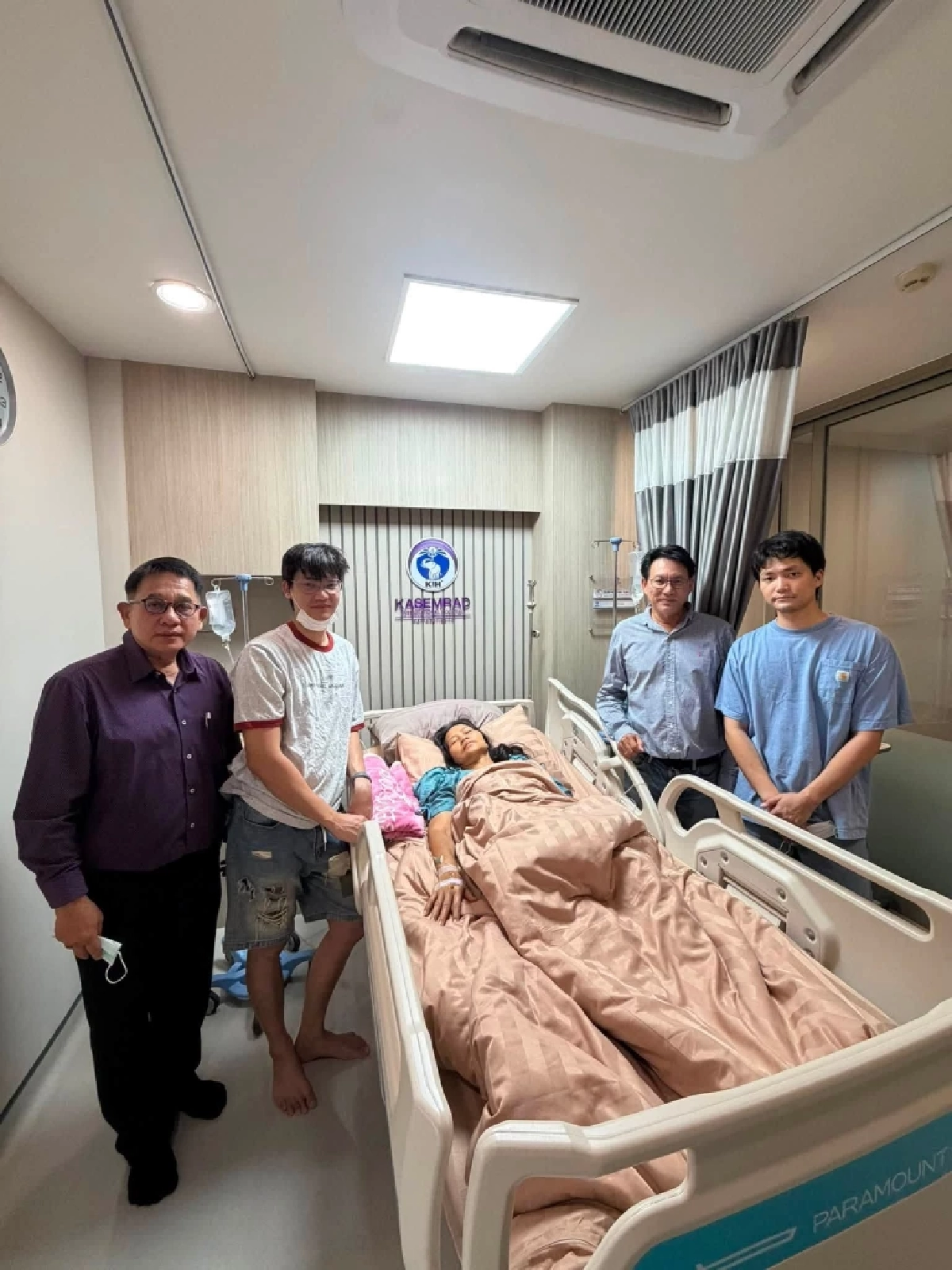 “สุนารี” สดใสออกจาก ICU อดีตสามี-ลูกชาย เฝ้าชิดขอบเตียง